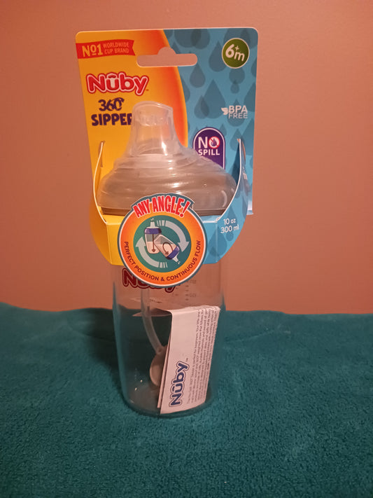 Brand new Nuby sippy cup.